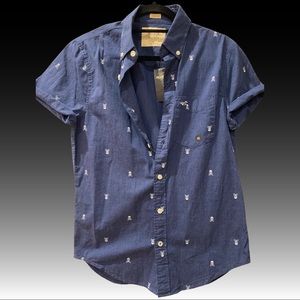 Hollister Mens XS Skull and Crossbones button up